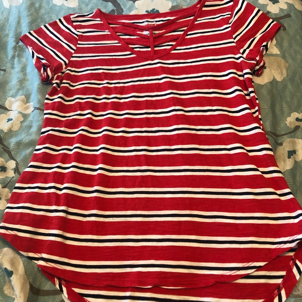 6 FOR $15 Maurice’s medium red striped shirt